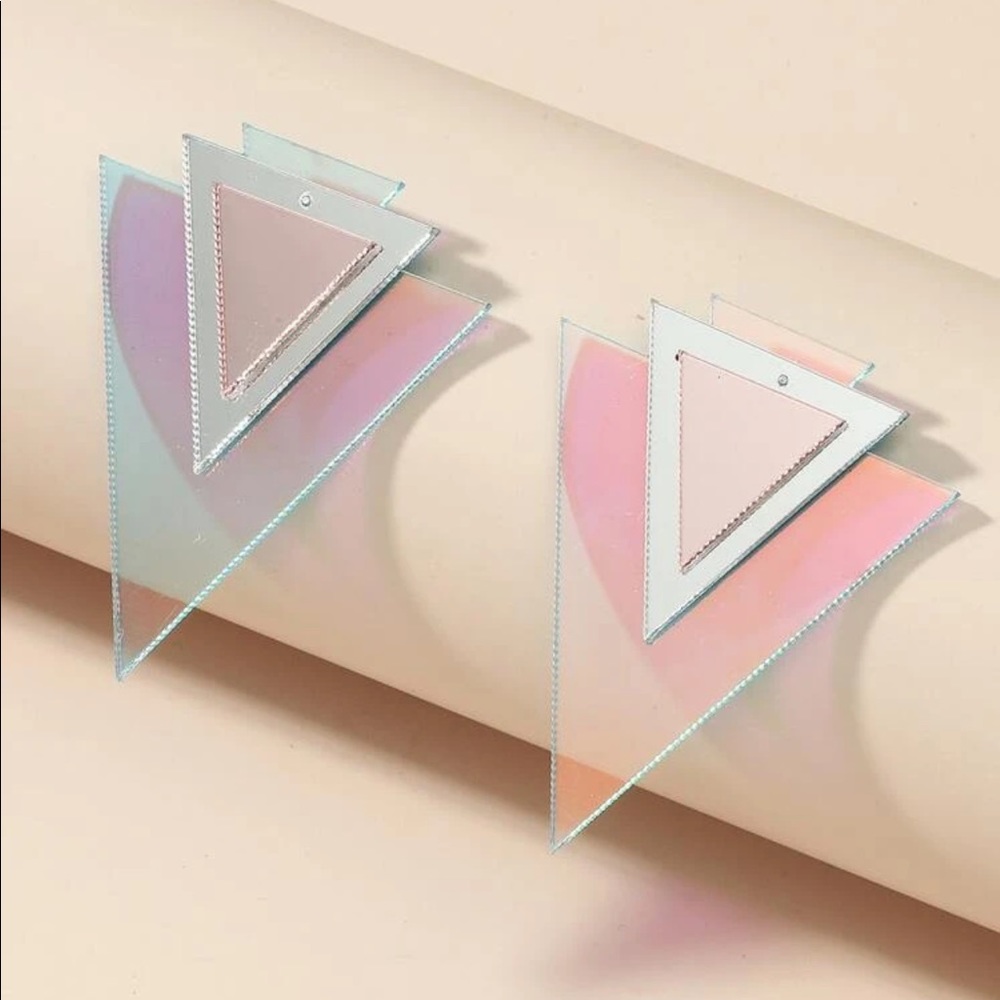 🔴SOLD!! 🌸 Brand New Geometric Design Earrings